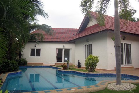 Casa de 3 dormitorios en Pattaya, Tailandia № 23051 - foto 15
