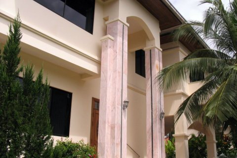 Casa de 4 dormitorios en Pattaya, Tailandia № 23258 - foto 3