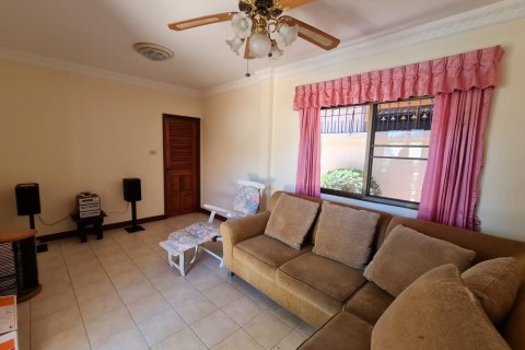 Casa de 4 dormitorios en Pattaya, Tailandia № 22375 - foto 13