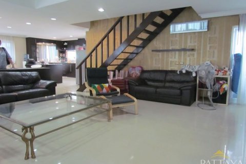 Casa de 4 dormitorios en Pattaya, Tailandia № 21473 - foto 6