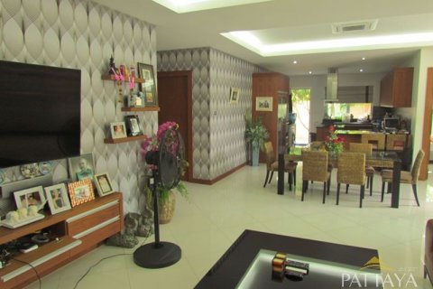 Casa de 4 dormitorios en Pattaya, Tailandia № 21274 - foto 16