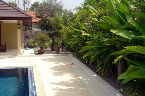 Casa de 4 dormitorios en Pattaya, Tailandia № 23283 - foto 10