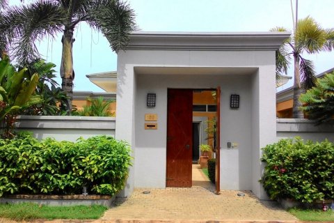 Casa de 3 dormitorios en Pattaya, Tailandia № 20726
