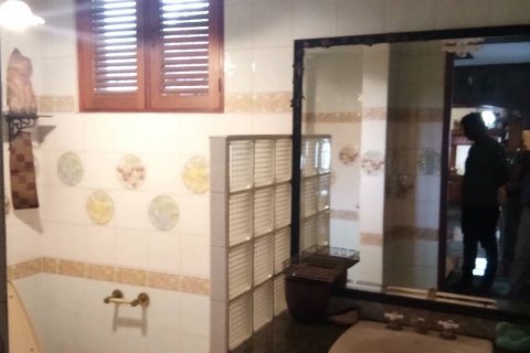 Casa de 4 dormitorios en Bangkok, Tailandia № 21931 - foto 27