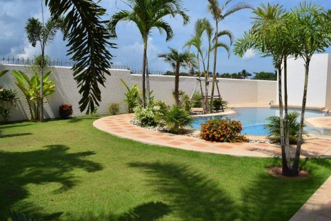 Casa de 3 dormitorios en Pattaya, Tailandia № 22517 - foto 4