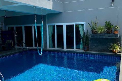 Casa de 4 dormitorios en Pattaya, Tailandia № 22081 - foto 8