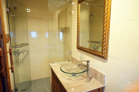 Casa de 5 dormitorios en Pattaya, Tailandia № 20790 - foto 30