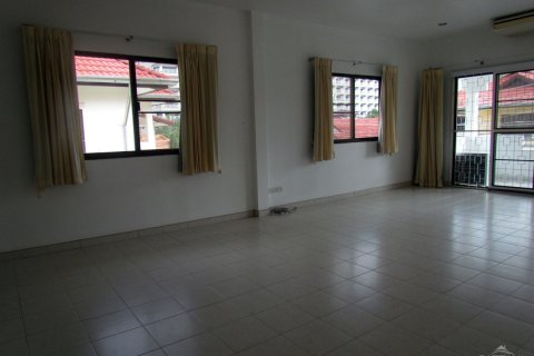 Casa de 3 dormitorios en Jomtien Beach, Pattaya, Tailandia № 20742 - foto 15