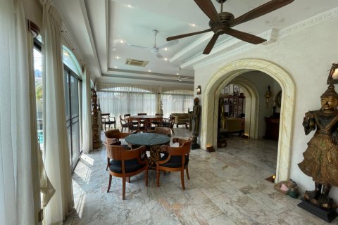 Casa de 4 dormitorios en Jomtien Beach, Pattaya, Tailandia № 22527 - foto 4