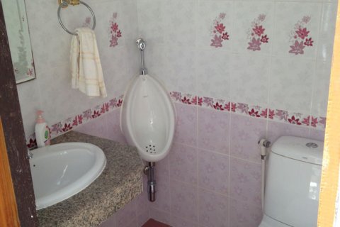 Casa de 4 dormitorios en Pattaya, Tailandia № 24445 - foto 19
