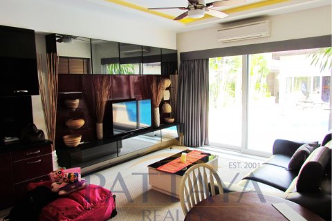 Casa de 4 dormitorios en Pattaya, Tailandia № 20876 - foto 4