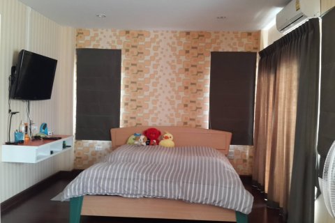 Casa de 3 dormitorios en Pattaya, Tailandia № 22071 - foto 17