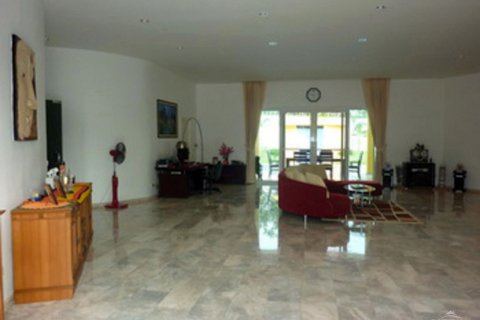 Casa de 5 dormitorios en Pattaya, Tailandia № 23095 - foto 10
