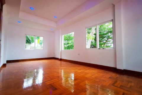 Casa de 6 dormitorios en Pattaya, Tailandia № 22391 - foto 6