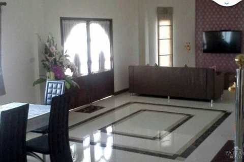 Casa de 4 dormitorios en Pattaya, Tailandia № 24314 - foto 9