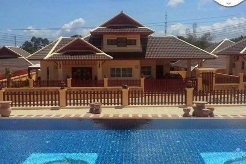 Casa de 4 dormitorios en Pattaya, Tailandia № 24314 - foto 2