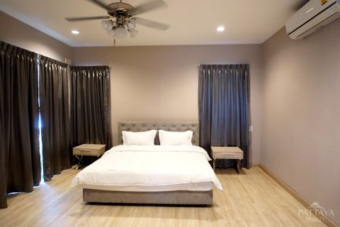 Casa de 4 dormitorios en Pattaya, Tailandia № 20799 - foto 18