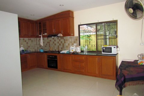 Casa de 3 dormitorios en Jomtien Beach, Pattaya, Tailandia № 20138 - foto 6