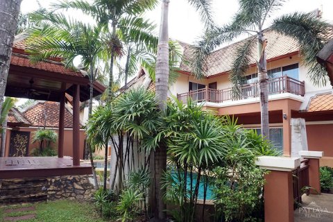 Casa de 5 dormitorios en Pattaya, Tailandia № 24360 - foto 8