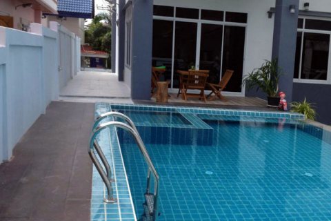 Casa de 5 dormitorios en Jomtien Beach, Pattaya, Tailandia № 24061 - foto 21
