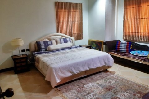 Casa de 3 dormitorios en Pattaya, Tailandia № 22407 - foto 13