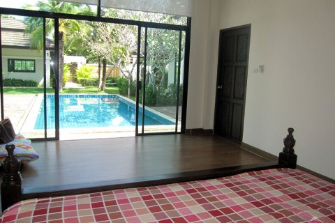 Casa de 4 dormitorios en Pattaya, Tailandia № 23045 - foto 15