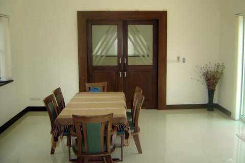 Casa de 4 dormitorios en Pattaya, Tailandia № 23283 - foto 30