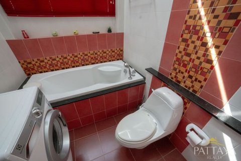 Casa de 3 dormitorios en Pattaya, Tailandia № 21306 - foto 15