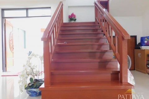Casa de 4 dormitorios en Pattaya, Tailandia № 21236 - foto 28