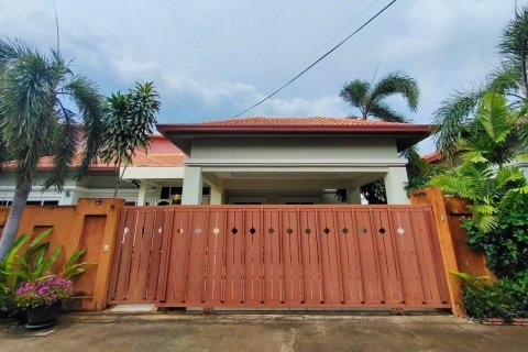 Casa de 20 dormitorios en Pattaya, Tailandia № 22417 - foto 2