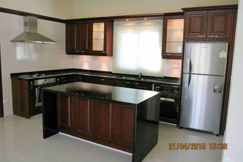 Casa de 3 dormitorios en Pattaya, Tailandia № 22889 - foto 15