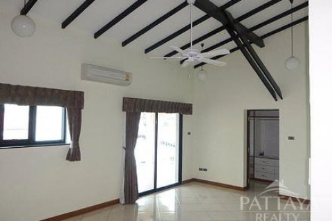 Casa de 5 dormitorios en Pattaya, Tailandia № 19861 - foto 14