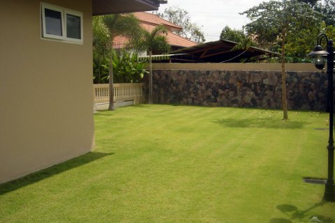 Casa de 4 dormitorios en Pattaya, Tailandia № 23283 - foto 9