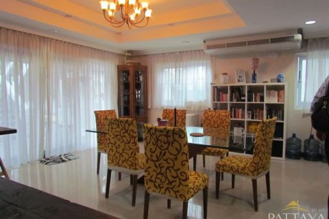 Casa de 4 dormitorios en Pattaya, Tailandia № 21473 - foto 7