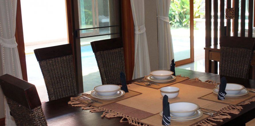 Casa de 5 dormitorios en Pattaya, Tailandia № 23426