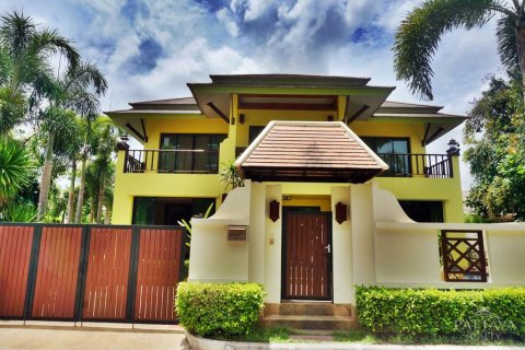 Casa de 3 dormitorios en Pattaya, Tailandia № 19972