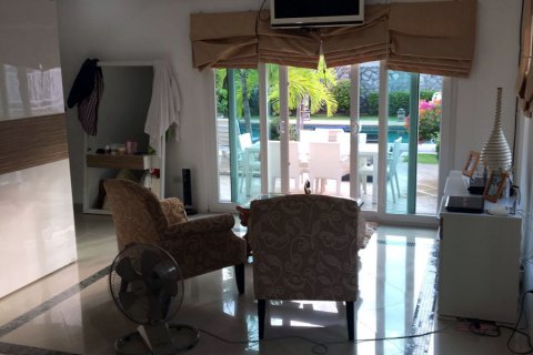 Casa de 3 dormitorios en Pattaya, Tailandia № 20431 - foto 9