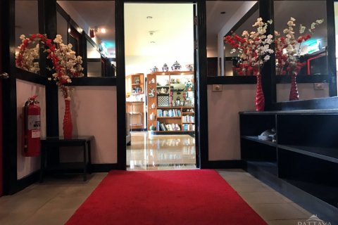 Condominio de 2 dormitorios en Jomtien Beach, Pattaya, Tailandia № 20506 - foto 2