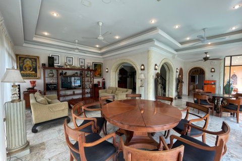 Casa de 4 dormitorios en Jomtien Beach, Pattaya, Tailandia № 22527 - foto 6