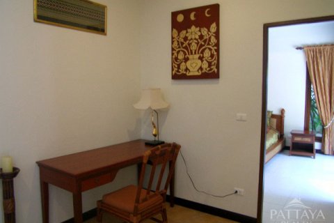 Casa de 4 dormitorios en Jomtien Beach, Pattaya, Tailandia № 19701 - foto 8
