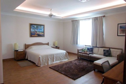 Casa de 4 dormitorios en Pattaya, Tailandia № 20514 - foto 23