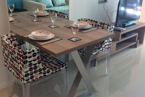 Condominio de 1 dormitorio en Jomtien Beach, Pattaya, Tailandia № 20481 - foto 2