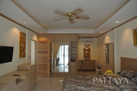 Condominio de 1 dormitorio en Jomtien Beach, Pattaya, Tailandia № 21188 - foto 2