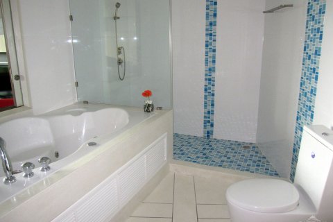 Condominio de 2 dormitorios en Pattaya, Tailandia № 22705 - foto 16