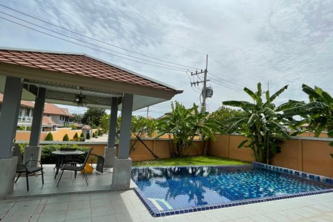 Casa de 4 dormitorios en Pattaya, Tailandia № 22408 - foto 12