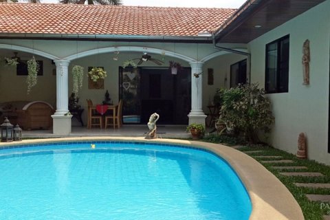 Casa de 2 dormitorios en Jomtien Beach, Pattaya, Tailandia № 24239 - foto 2