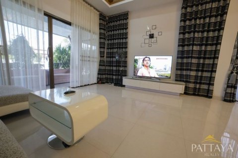 Casa de 3 dormitorios en Pattaya, Tailandia № 21306 - foto 28
