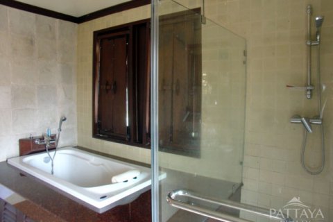 Casa de 2 dormitorios en Jomtien Beach, Pattaya, Tailandia № 22638 - foto 18