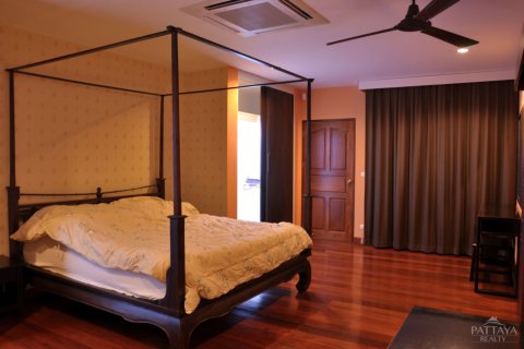 Casa de 4 dormitorios en Pattaya, Tailandia № 23448 - foto 5