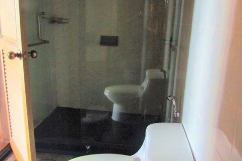 Condominio de 2 dormitorios en Jomtien Beach, Pattaya, Tailandia № 21615 - foto 24